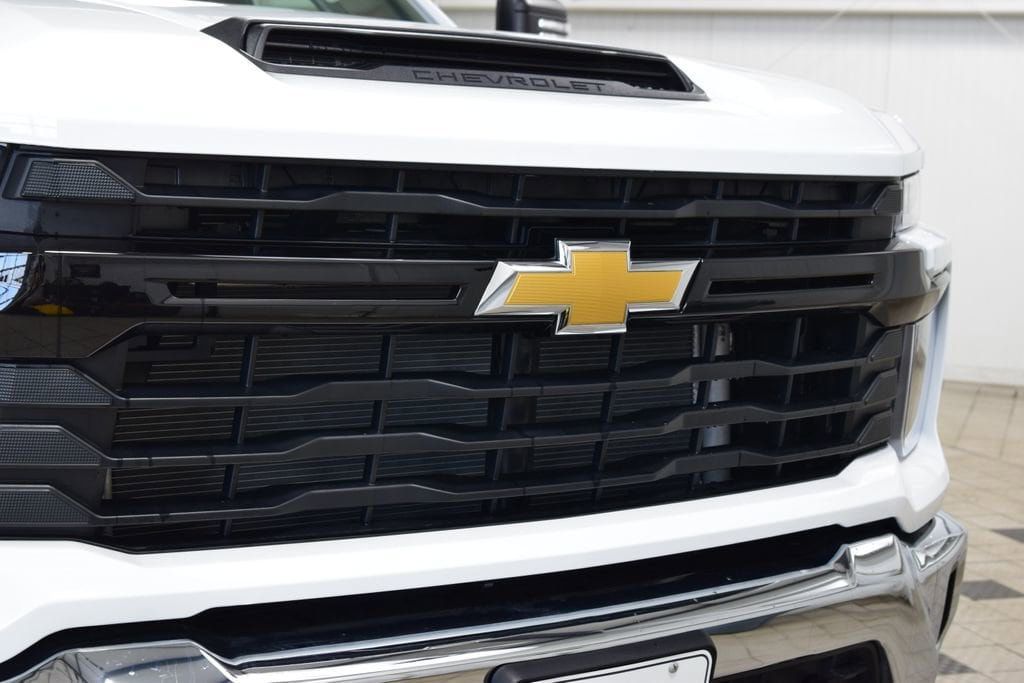 2026 Chevrolet Silverado 3500HD 4WD Crew Cab 172" Work Truck - 23012365 - 5