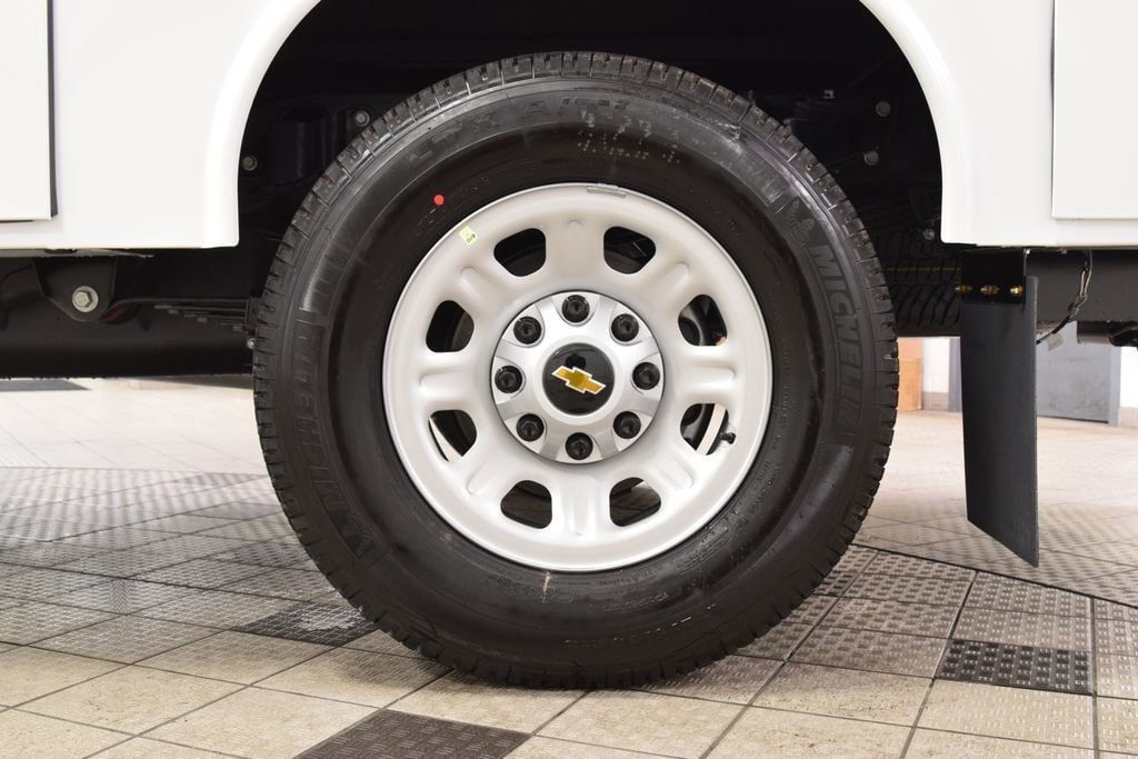 2026 Chevrolet Silverado 3500HD 4WD Crew Cab 172" Work Truck - 23012366 - 16