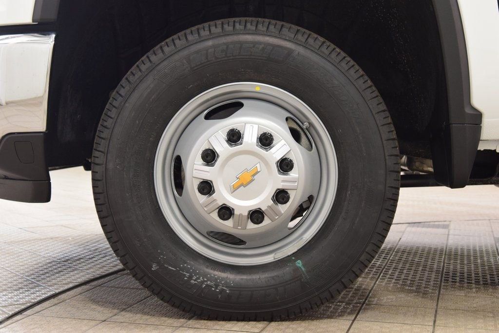2026 Chevrolet Silverado 3500HD 4WD Crew Cab 172" Work Truck - 23012376 - 17