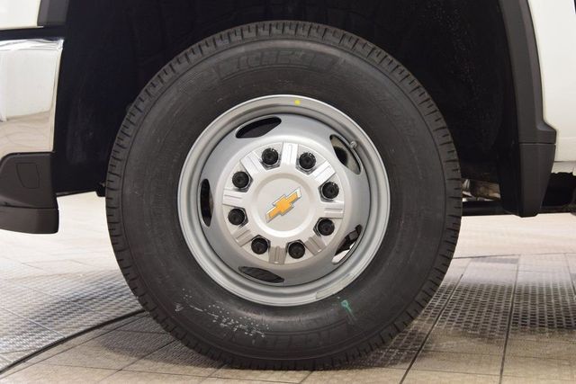 2026 Chevrolet Silverado 3500HD 4WD Crew Cab 172" Work Truck - 23012376 - 17