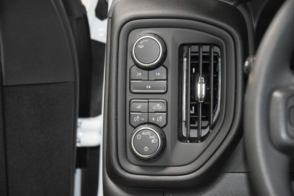 2026 Chevrolet Silverado 3500HD 4WD Crew Cab 172" Work Truck - 23012393 - 27