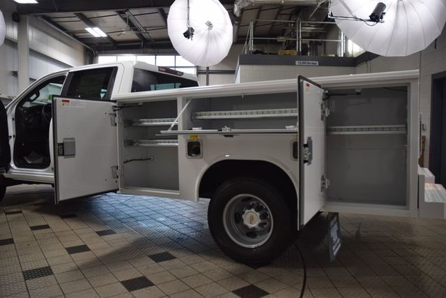 2026 Chevrolet Silverado 3500HD 4WD Crew Cab 172" Work Truck - 23012393 - 42