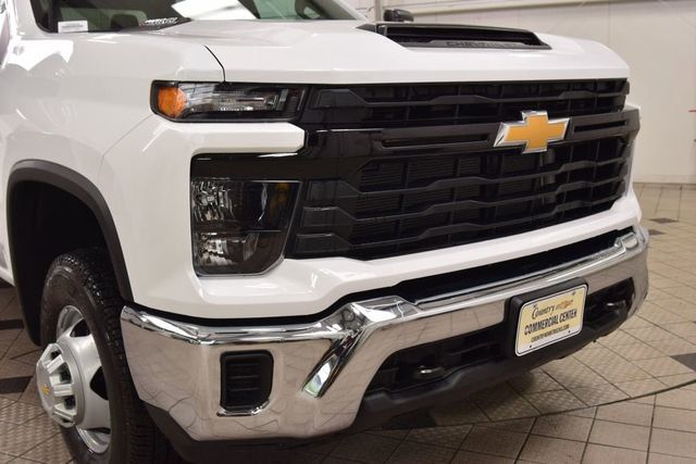 2026 Chevrolet Silverado 3500HD 4WD Crew Cab 172" Work Truck - 23012393 - 5