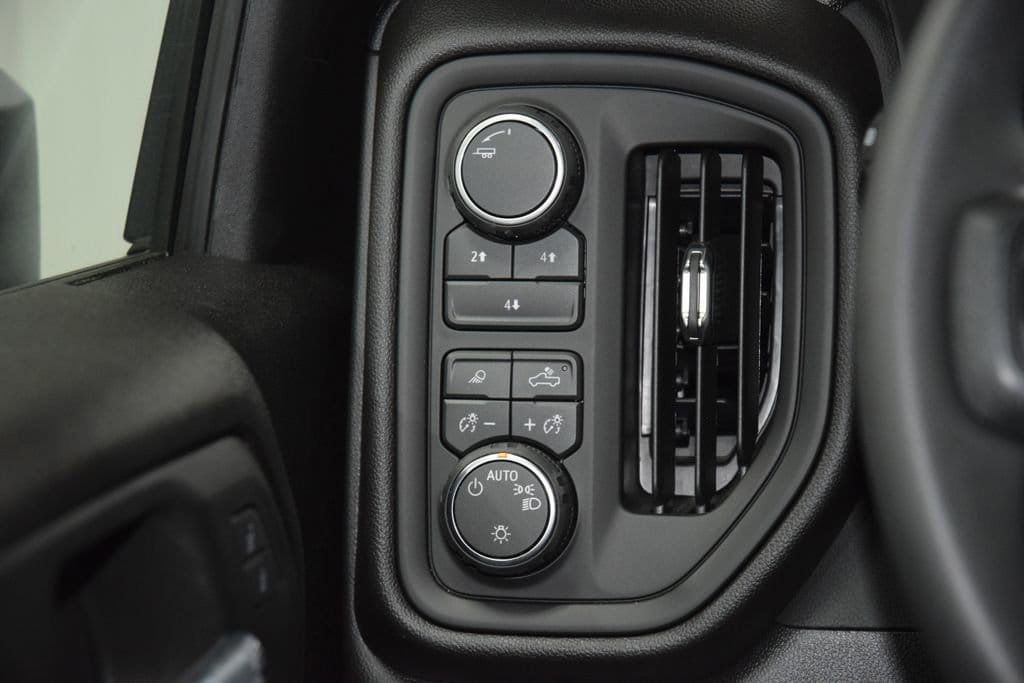 2026 Chevrolet Silverado 3500HD 4WD Crew Cab 172" Work Truck - 23012396 - 28