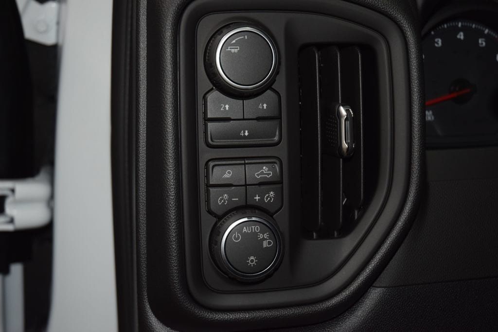 2026 Chevrolet Silverado 3500HD 4WD Crew Cab 172" Work Truck - 23040835 - 34