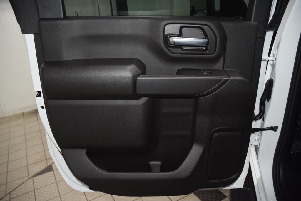 2026 Chevrolet Silverado 3500HD 4WD Crew Cab 172" Work Truck - 23051458 - 43