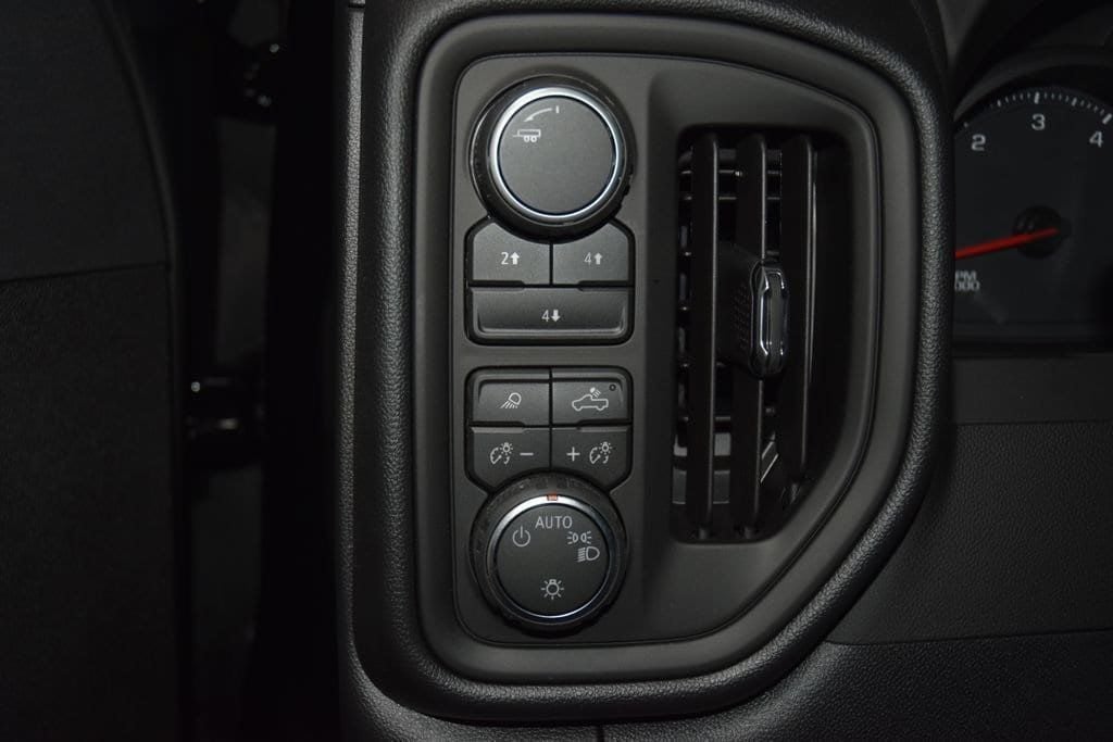 2026 Chevrolet Silverado 3500HD 4WD Crew Cab 172" Work Truck - 23055229 - 28
