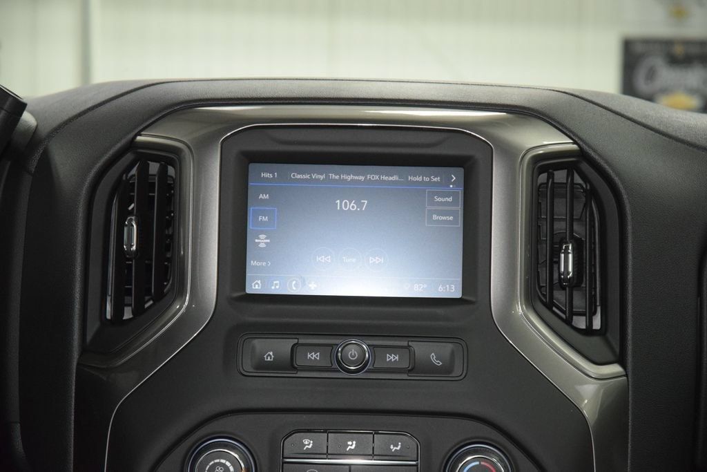 2026 Chevrolet Silverado 3500HD 4WD Crew Cab 172" Work Truck - 23055230 - 25