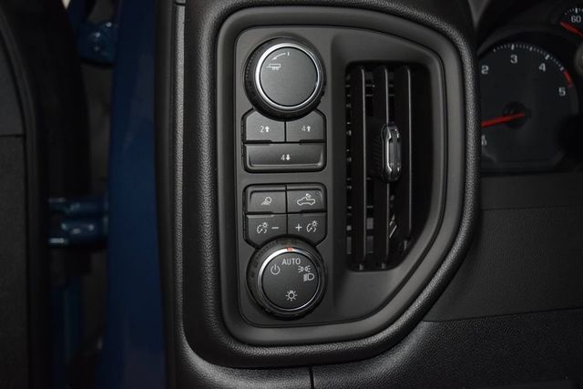 2026 Chevrolet Silverado 3500HD 4WD Crew Cab 172" Work Truck - 23055230 - 28