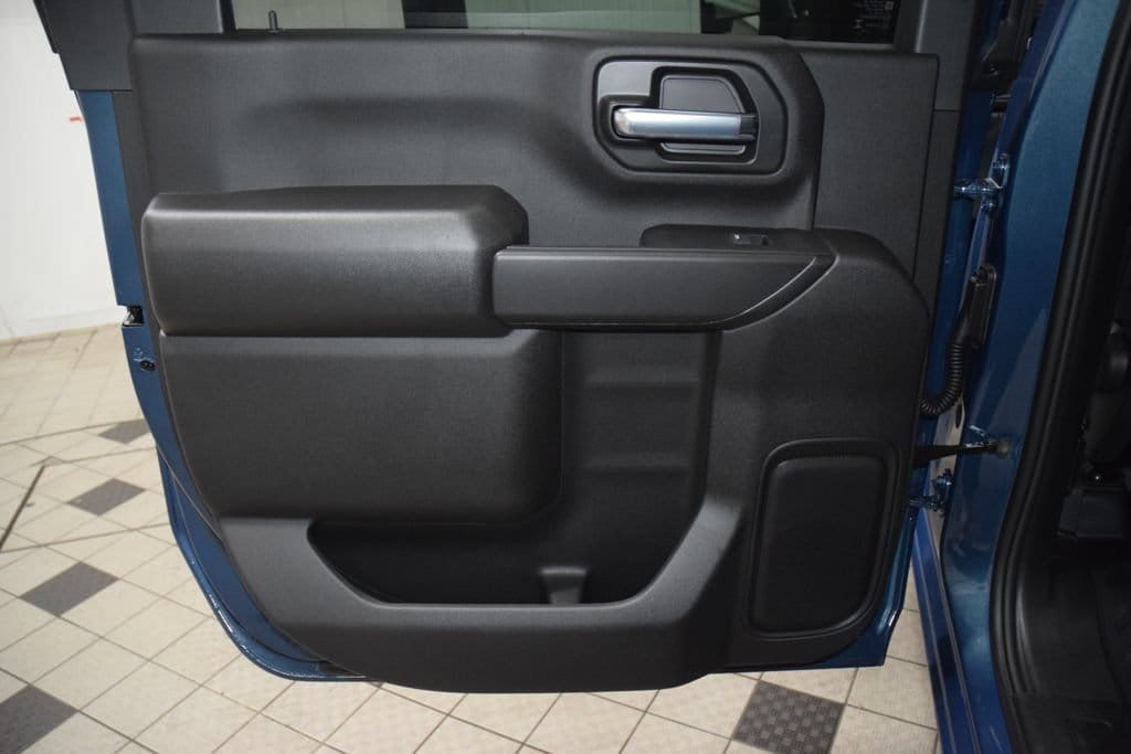2026 Chevrolet Silverado 3500HD 4WD Crew Cab 172" Work Truck - 23055230 - 37