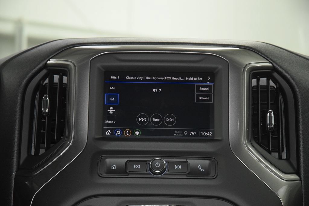2026 Chevrolet Silverado 3500HD 4WD Crew Cab 172" Work Truck - 23055231 - 25