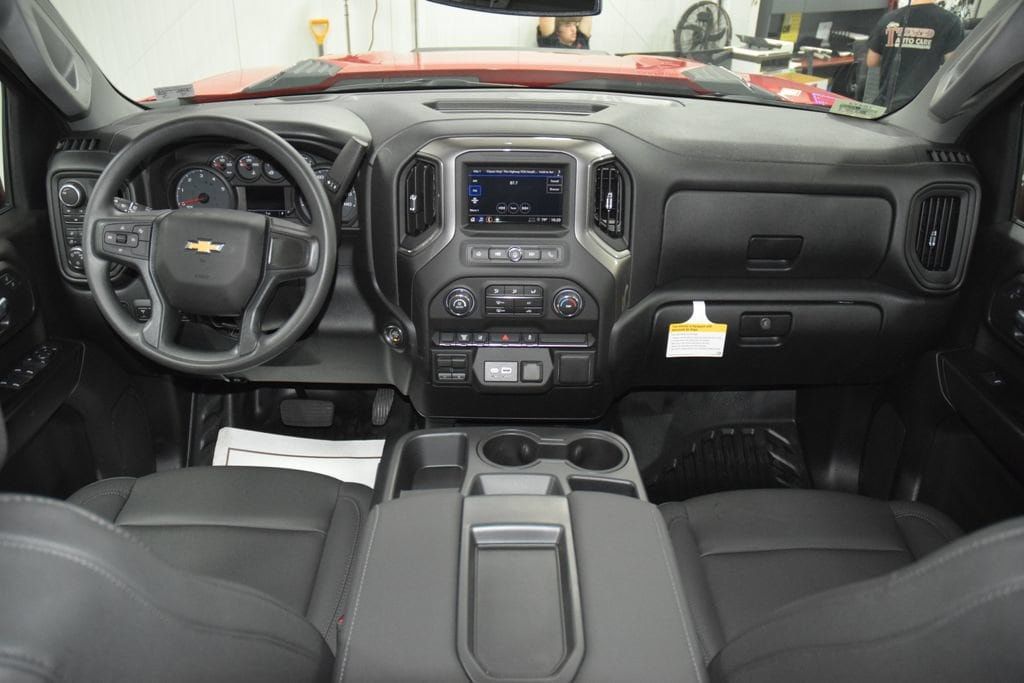 2026 Chevrolet Silverado 3500HD 4WD Crew Cab 172" Work Truck - 23055232 - 23