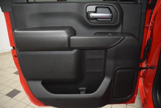 2026 Chevrolet Silverado 3500HD 4WD Crew Cab 172" Work Truck - 23055232 - 37