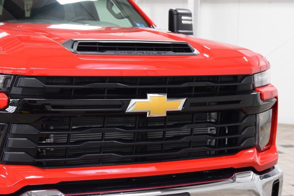 2026 Chevrolet Silverado 3500HD 4WD Crew Cab 172" Work Truck - 23055232 - 5