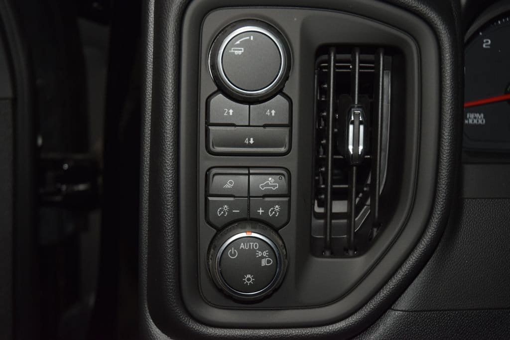 2026 Chevrolet Silverado 3500HD 4WD Crew Cab 172" Work Truck - 23055234 - 28