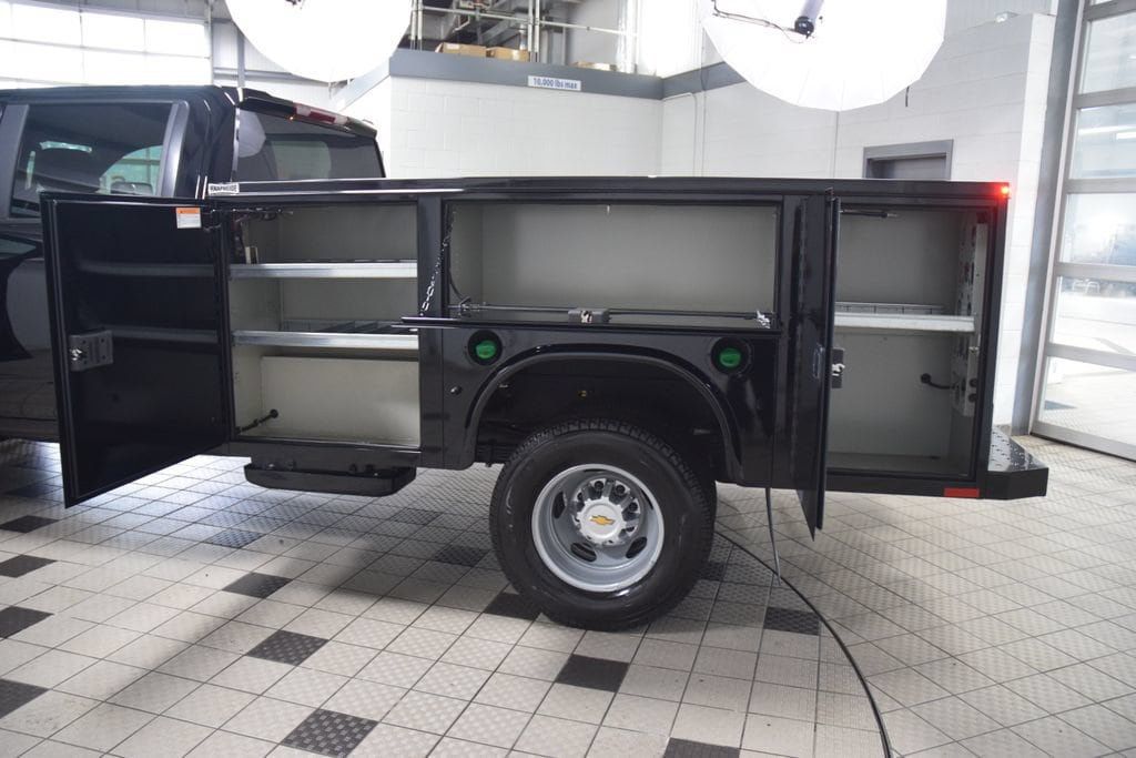 2026 Chevrolet Silverado 3500HD 4WD Crew Cab 172" Work Truck - 23055234 - 44