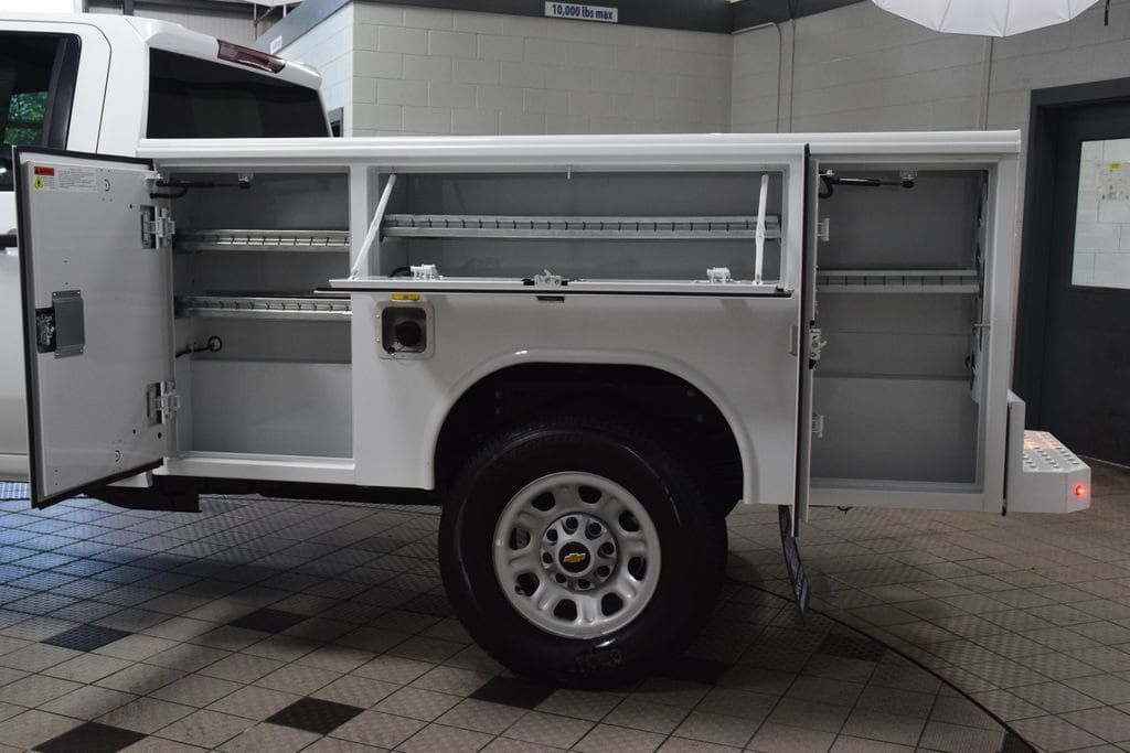 2026 Chevrolet Silverado 3500HD 4WD Crew Cab 172" Work Truck - 23067455 - 44