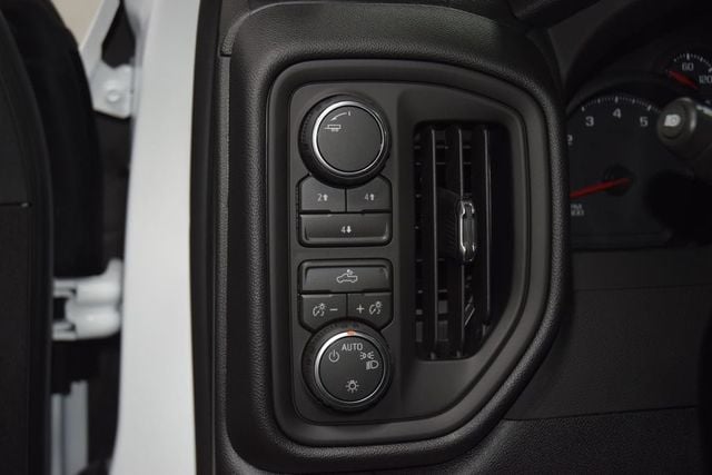 2026 Chevrolet Silverado 3500HD 4WD Crew Cab 172" Work Truck - 23071779 - 32