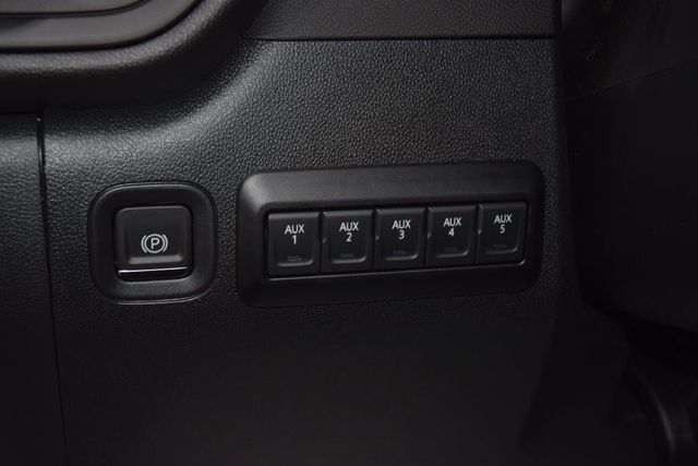 2026 Chevrolet Silverado 3500HD 4WD Crew Cab 172" Work Truck - 23074893 - 33