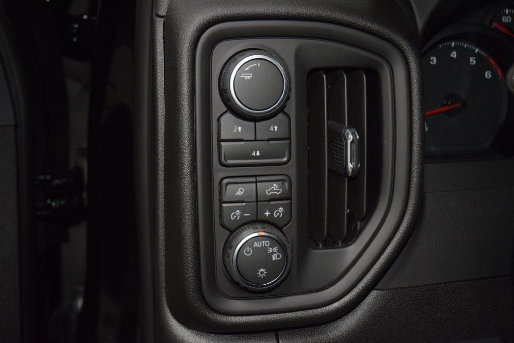 2026 Chevrolet Silverado 3500HD 4WD Crew Cab 172" Work Truck - 23081643 - 29