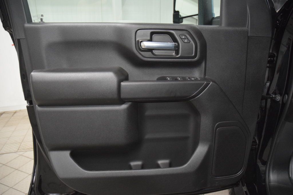 2026 Chevrolet Silverado 3500HD 4WD Crew Cab 172" Work Truck - 23081643 - 40