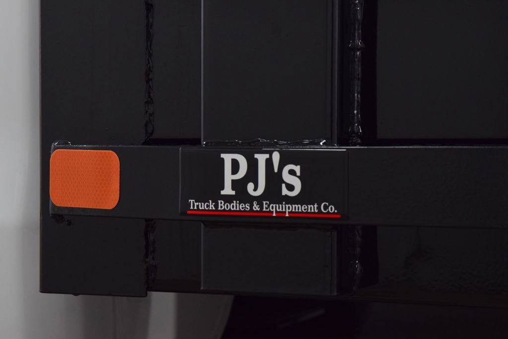 2026 Chevrolet Silverado 6500 HD Work Truck - 23012399 - 18