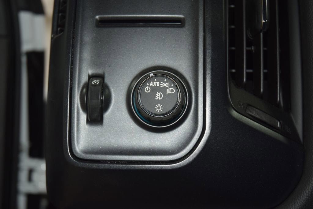 2026 Chevrolet Silverado 6500 HD Work Truck - 23012399 - 29