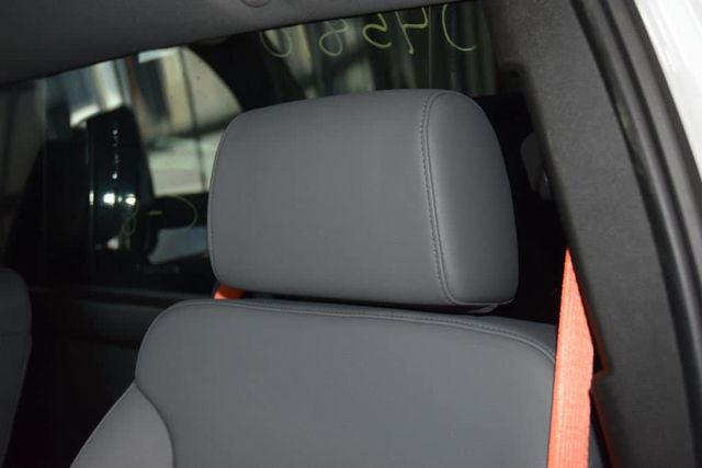 2026 Chevrolet Silverado 6500 HD Work Truck - 23012399 - 34