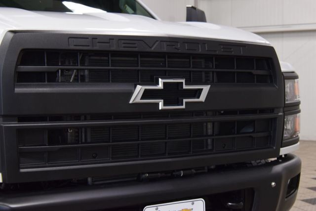 2026 Chevrolet Silverado 6500 HD Work Truck - 23012399 - 5