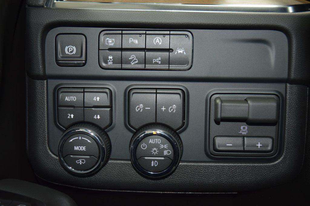 2026 Chevrolet Suburban 4WD 4dr High Country - 22985619 - 34