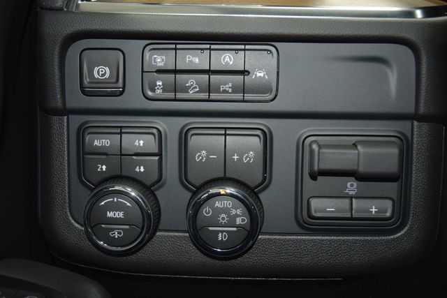 2026 Chevrolet Suburban 4WD 4dr High Country - 22985619 - 34