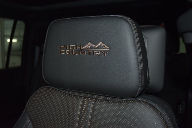 2026 Chevrolet Suburban 4WD 4dr High Country - 22985619 - 40