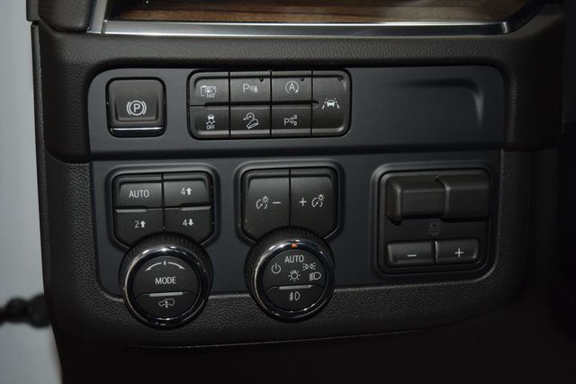2026 Chevrolet Suburban 4WD 4dr High Country - 23041615 - 35