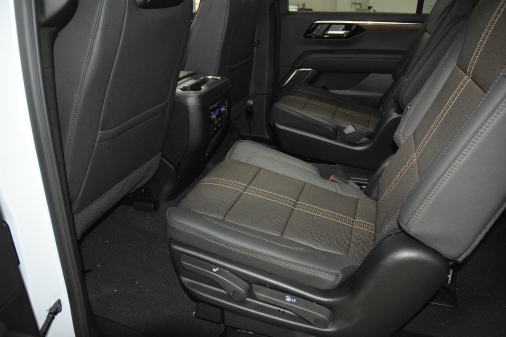 2026 Chevrolet Suburban 4WD 4dr High Country - 23041615 - 42