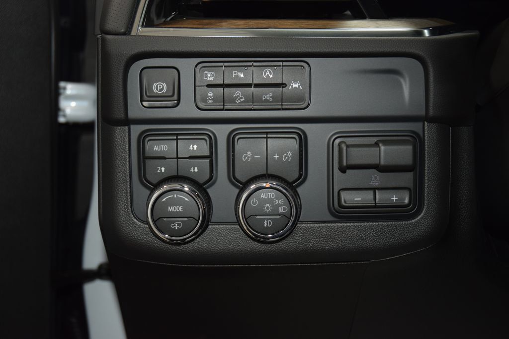 2026 Chevrolet Suburban 4WD 4dr High Country - 23041659 - 35