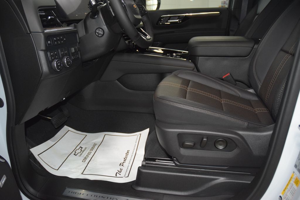 2026 Chevrolet Suburban 4WD 4dr High Country - 23041659 - 39