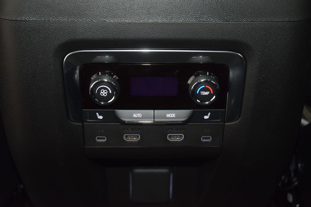 2026 Chevrolet Suburban 4WD 4dr High Country - 23055383 - 43