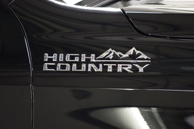 2026 Chevrolet Suburban 4WD 4dr High Country - 23057955 - 17