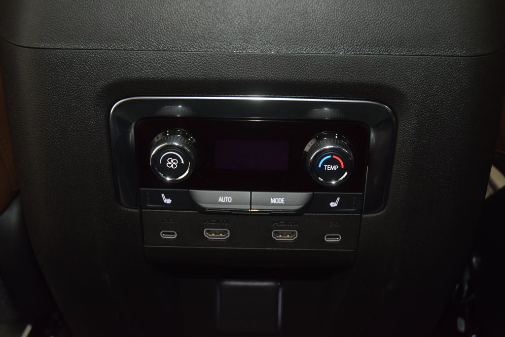 2026 Chevrolet Suburban 4WD 4dr High Country - 23062761 - 44
