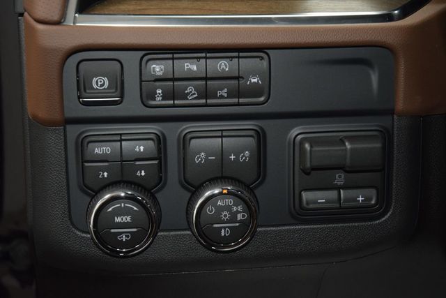2026 Chevrolet Suburban 4WD 4dr High Country - 23065792 - 35