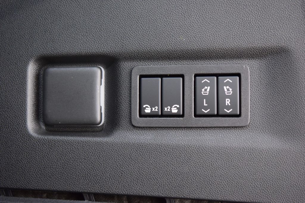 2026 Chevrolet Suburban 4WD 4dr High Country - 23067149 - 25