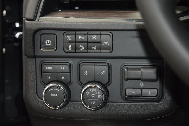 2026 Chevrolet Suburban 4WD 4dr LT - 22984523 - 34