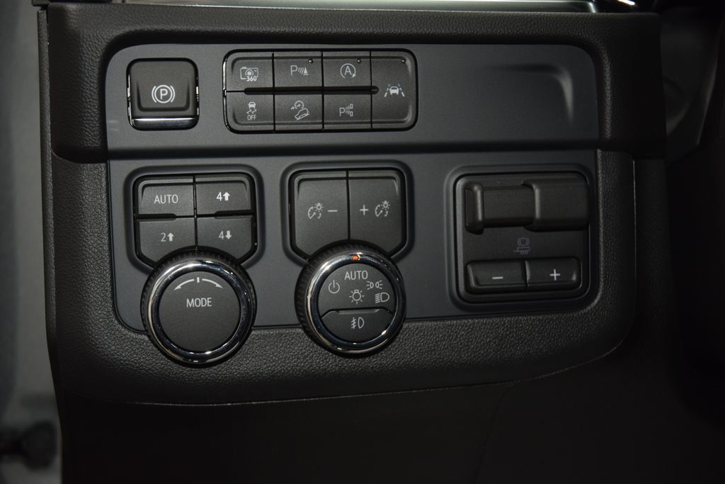 2026 Chevrolet Suburban 4WD 4dr Premier - 23065791 - 35