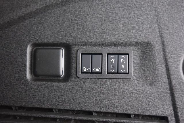 2026 Chevrolet Suburban 4WD 4dr Premier - 23065859 - 25