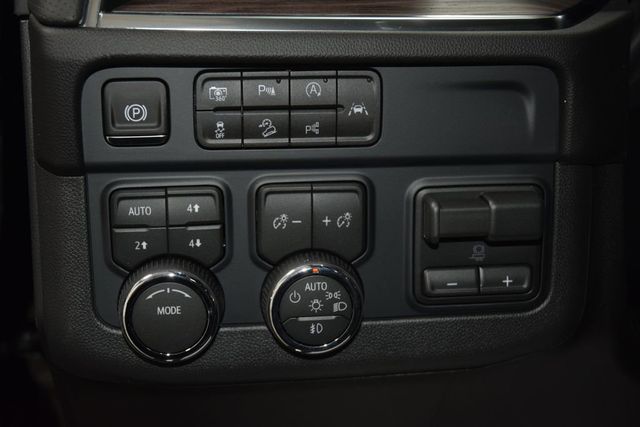 2026 Chevrolet Suburban 4WD 4dr Premier - 23065859 - 35