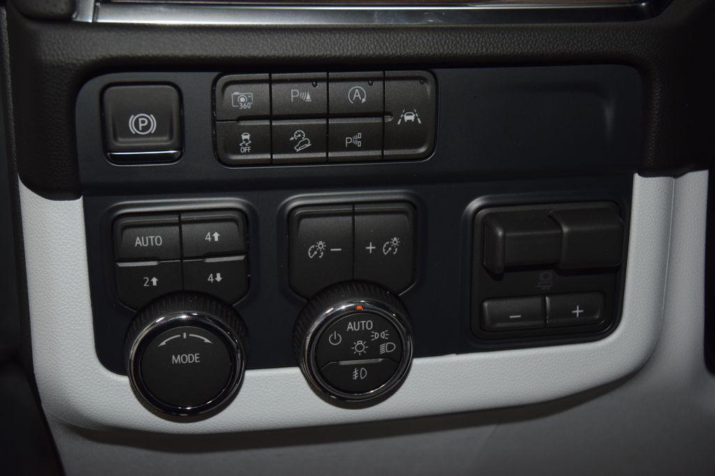 2026 Chevrolet Suburban 4WD 4dr Premier - 23065876 - 35