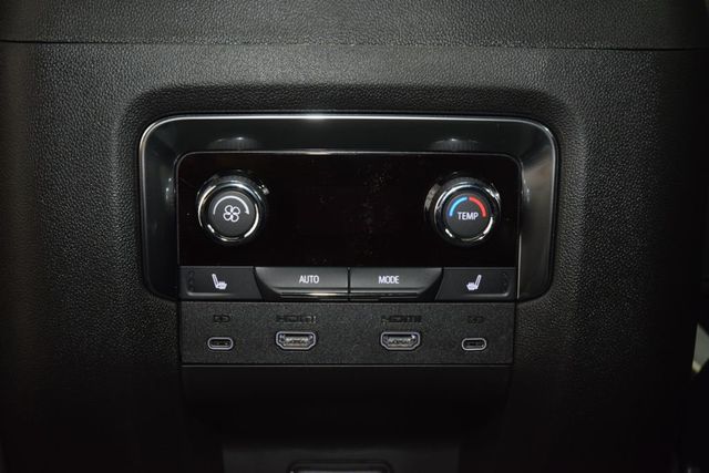 2026 Chevrolet Suburban 4WD 4dr Premier - 23065888 - 45