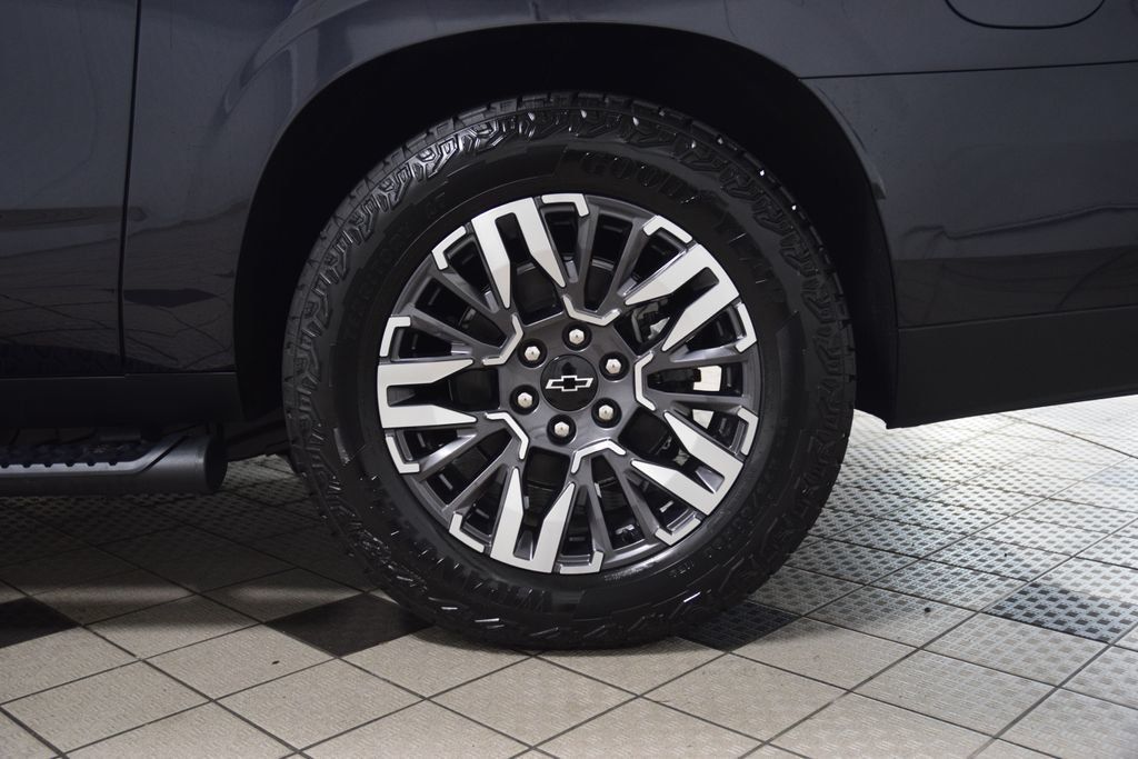 2026 Chevrolet Suburban 4WD 4dr Z71 - 23071435 - 28