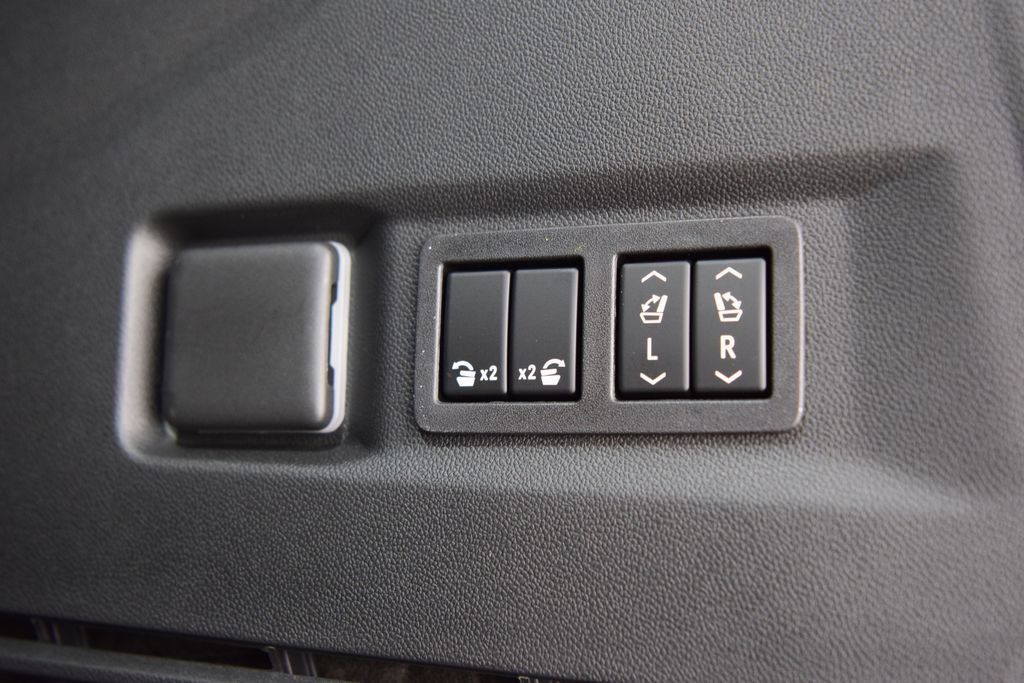 2026 Chevrolet Tahoe 4WD 4dr High Country - 23048094 - 25