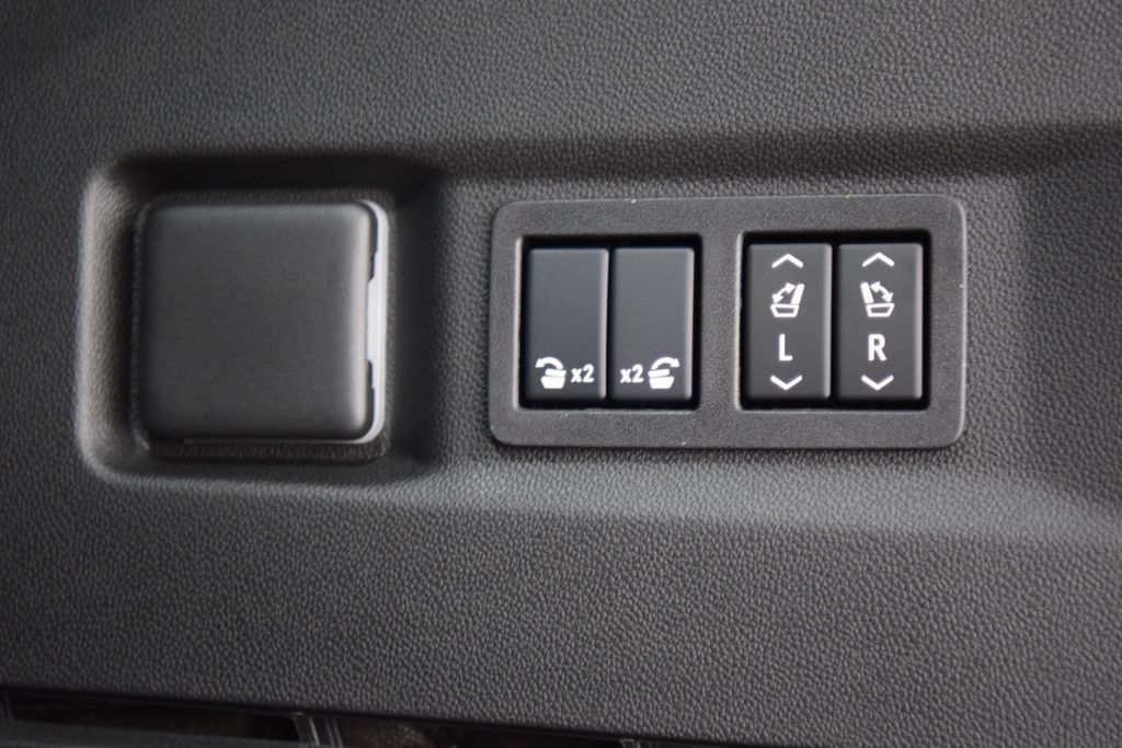 2026 Chevrolet Tahoe 4WD 4dr High Country - 23065807 - 25